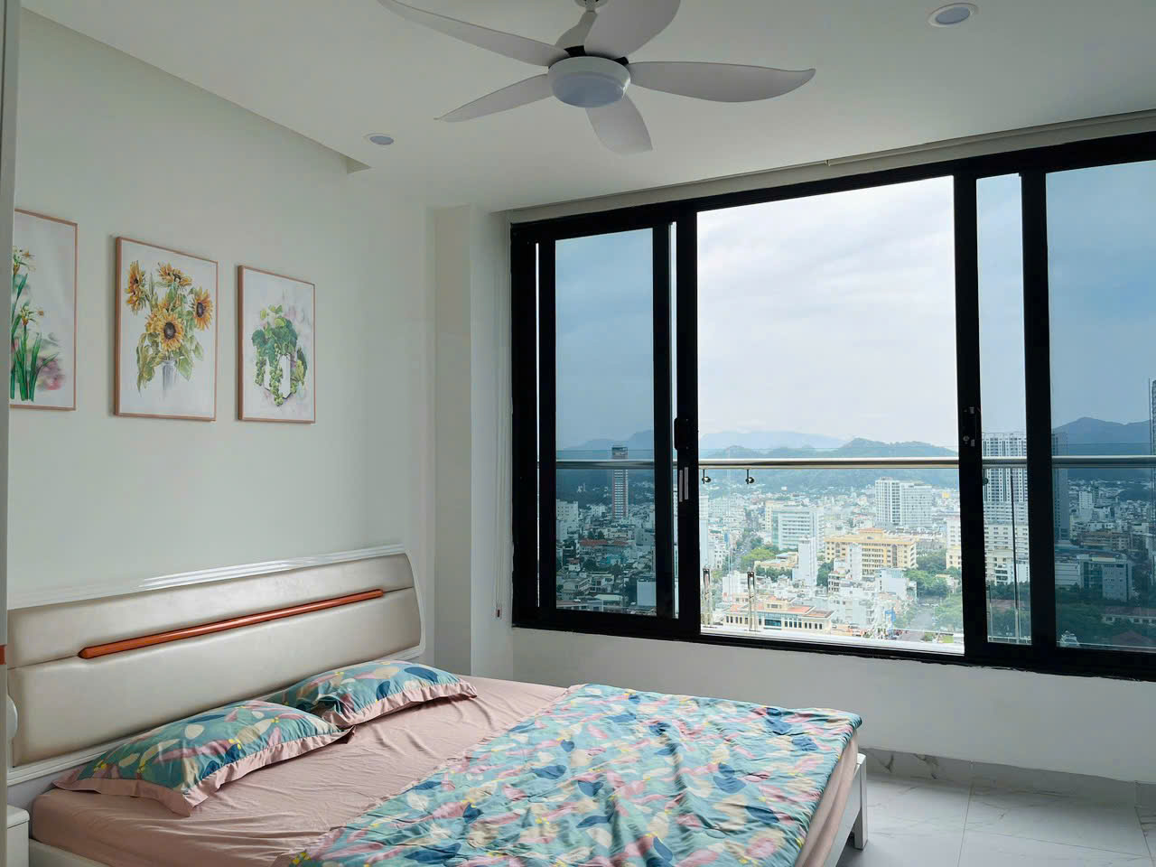 Hud Building Penthouse apartment for rent | 4 bedrooms | 40 million